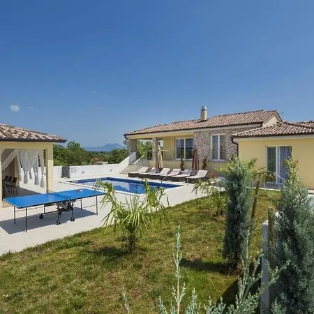 4 Bedroom Near Labin Vila Raša