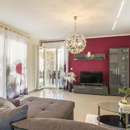4 Bedroom Near Labin Raša