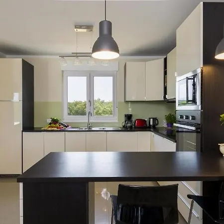 4 Bedroom Near Labin Vila Raša