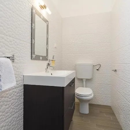 Vila 4 Bedroom Near Labin *