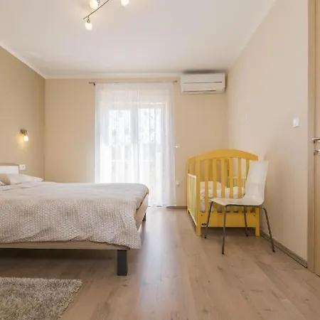 Vila 4 Bedroom Near Labin