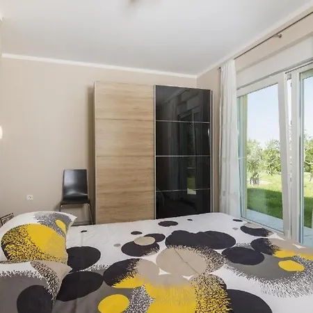 Vila 4 Bedroom Near Labin Raša